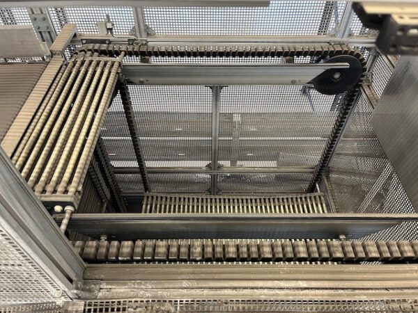 Kippschalensorter, dematic, inkl. Kartonfördertechnik, 78 Sorterendstellen – Bild 33