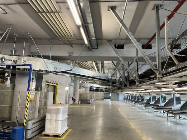 Kippschalensorter, dematic, inkl. Kartonfördertechnik, 78 Sorterendstellen – Bild 5