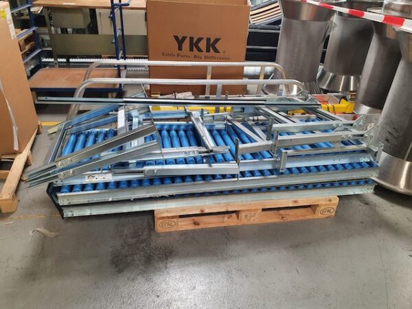 Kunststoffrollenbahn, ca. 8m + 2 Kurven, Füße lagertechnik