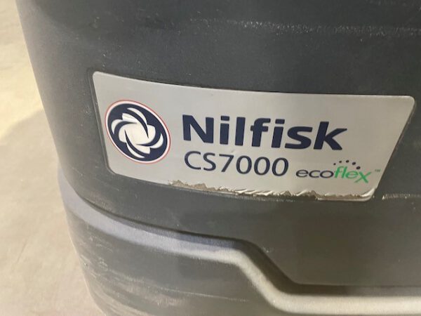 Kehr-Scheuer-Saugmaschine, Nilfisk CS7000 Hybrid Bodenreiniger – Bild 4