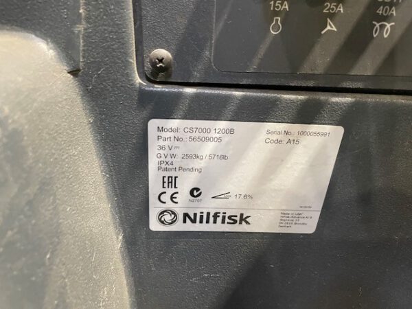 Kehr-Scheuer-Saugmaschine, Nilfisk CS7000 Hybrid Bodenreiniger – Bild 5