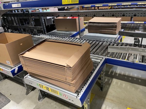 53 Felder Kolli-Durchlaufregal mit bis zu 2m tiefe Ebene, Stückgut – Durchlaufregalanlage / Bereitstellregale für Kästen und Kartonagen, SSI Schäfer  – gebraucht – : – Bild 18
