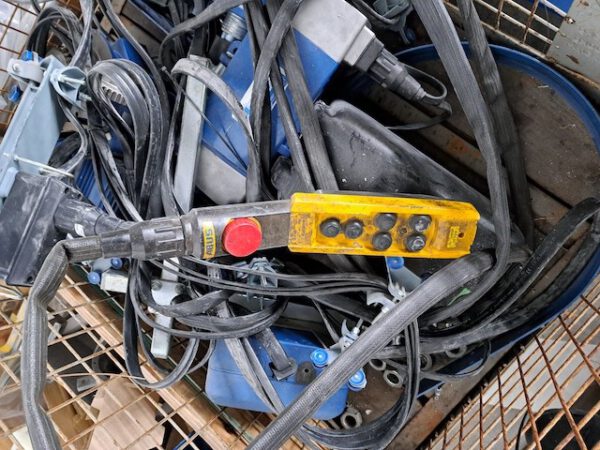 3 x Säulenschwenkkräne, Abus, 1 Tonne, 6m Ausleger, 2 x 7m und 1 m 5,50m hoch – Bild 9