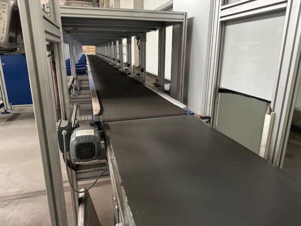Kleiner „Sorter“ mit 12 Zielen, von AMI mit Fördertechnikanlage Overbeck inkl. Scanner, Steuerung, Waage, Kurven, Steigförderer, Gurtförderer, etc – Bild 14