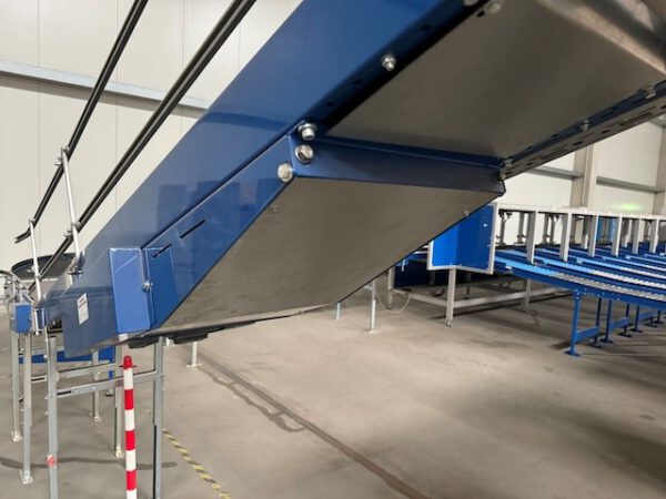 Kleiner „Sorter“ mit 12 Zielen, von AMI mit Fördertechnikanlage Overbeck inkl. Scanner, Steuerung, Waage, Kurven, Steigförderer, Gurtförderer, etc – Bild 24