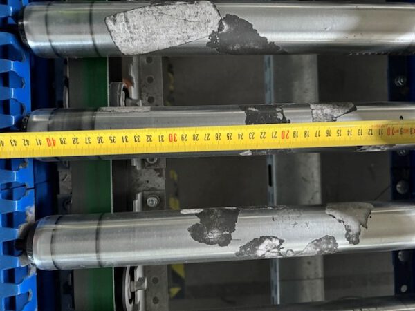 Kleiner „Sorter“ mit 12 Zielen, von AMI mit Fördertechnikanlage Overbeck inkl. Scanner, Steuerung, Waage, Kurven, Steigförderer, Gurtförderer, etc – Bild 36