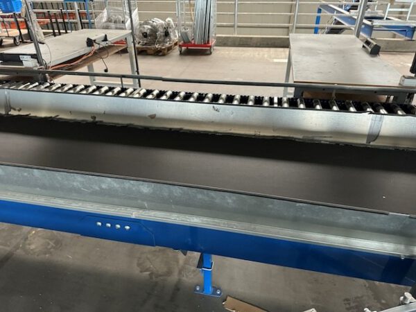 Kleiner „Sorter“ mit 12 Zielen, von AMI mit Fördertechnikanlage Overbeck inkl. Scanner, Steuerung, Waage, Kurven, Steigförderer, Gurtförderer, etc – Bild 46