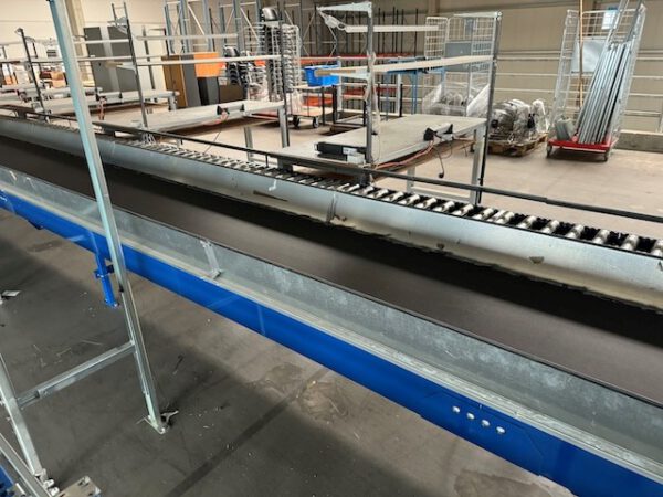 Kleiner „Sorter“ mit 12 Zielen, von AMI mit Fördertechnikanlage Overbeck inkl. Scanner, Steuerung, Waage, Kurven, Steigförderer, Gurtförderer, etc – Bild 47