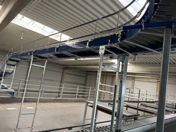 Kleiner „Sorter“ mit 12 Zielen, von AMI mit Fördertechnikanlage Overbeck inkl. Scanner, Steuerung, Waage, Kurven, Steigförderer, Gurtförderer, etc – Bild 50