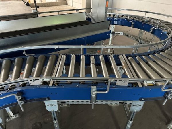 Kleiner „Sorter“ mit 12 Zielen, von AMI mit Fördertechnikanlage Overbeck inkl. Scanner, Steuerung, Waage, Kurven, Steigförderer, Gurtförderer, etc – Bild 57