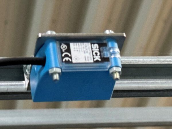 Kleiner „Sorter“ mit 12 Zielen, von AMI mit Fördertechnikanlage Overbeck inkl. Scanner, Steuerung, Waage, Kurven, Steigförderer, Gurtförderer, etc – Bild 63