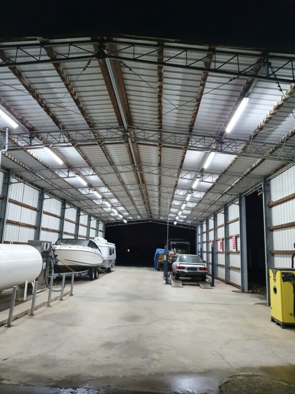 2 Lagerhallen, Satteldach, 280m2 und 72m2