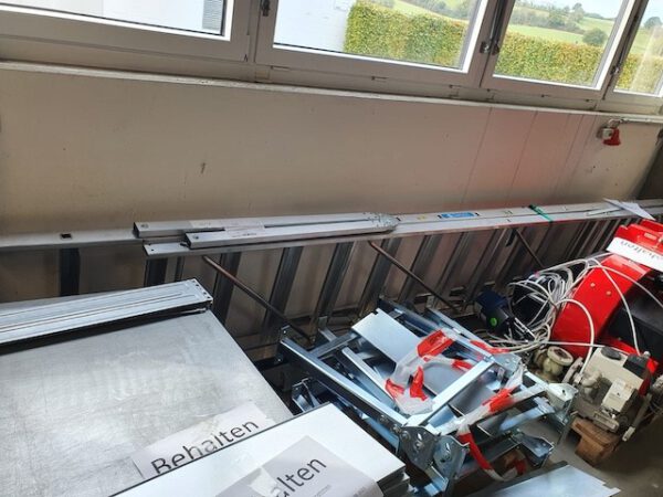2 Leitern / Sicherheitsleiter / Postleiter