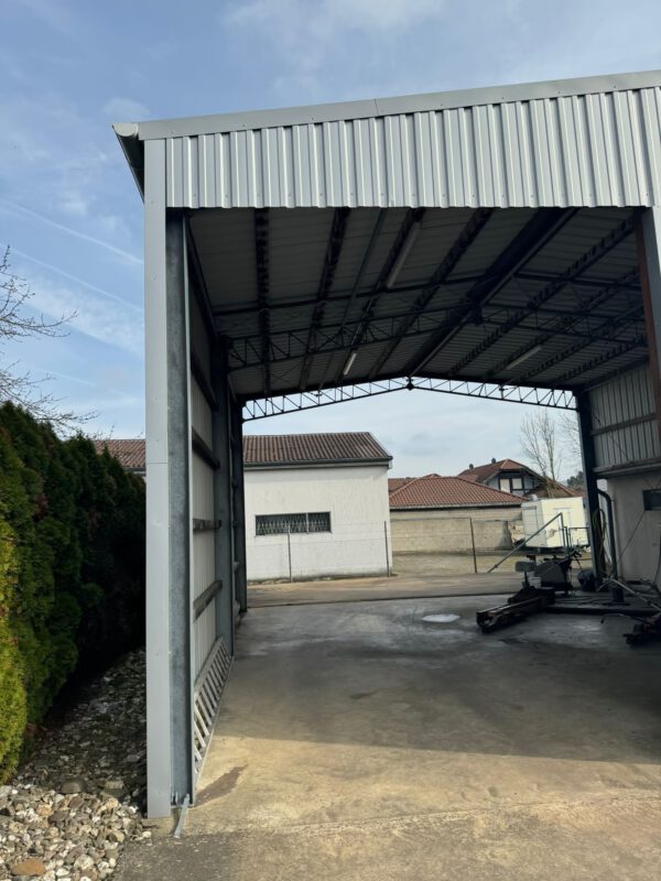 2 Lagerhallen, Satteldach, 280m2 und 72m2 lagertechnik