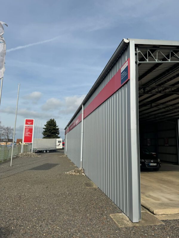 2 Lagerhallen, Satteldach, 280m2 und 72m2 lagertechnik