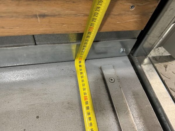 Lastenaufzug über 3 Etagen. Lödige, 800kg, für den Aufbau auf einem Hallenboden (ohne Grube) – Bild 15