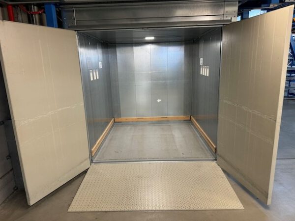 Lastenaufzug über 3 Etagen. Lödige, 800kg, für den Aufbau auf einem Hallenboden (ohne Grube) – Bild 2