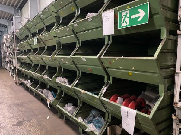147 Stück Lager-Fix Behälter, Stapel- Transportbehälter – Bild 3