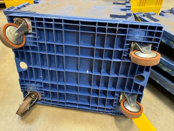 2.000 Stück, Kunststoff, Rolluntergestell / Rollwagen / Transportroller für Kisten, Fläche 80 x 60cm (z.B.: für Kisten 80 x 60cm oder auch Kisten 60 x 40cm ) – Bild 4