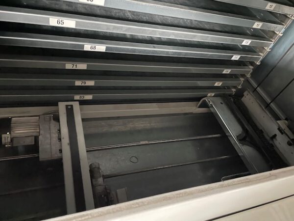 6 Stück Liftsysteme, Megamat, 327kg / Tablar, ca. 11,16m hoch (die Gerätehöhe kann ohne großen Aufwand gekürzt werden), Tablargröße: ca. 2,04m x 0,61m – Bild 12
