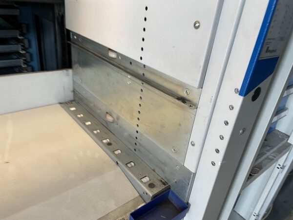 6 Stück Liftsysteme, Megamat, 327kg / Tablar, ca. 11,16m hoch (die Gerätehöhe kann ohne großen Aufwand gekürzt werden), Tablargröße: ca. 2,04m x 0,61m – Bild 7