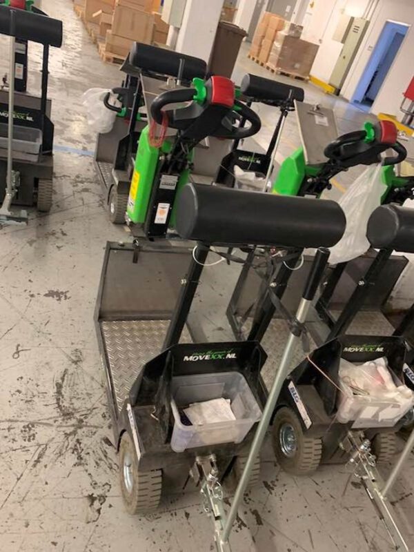 4 Stück Steh-Mitfahr-Schlepper / Ziehhilfen, Movexx, T1000 Plattform mit Li-Ionen Akku – Bild 2