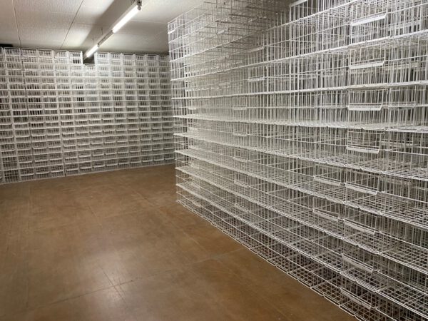 40.000 Stück Metall-Stapelkörbe, weiß Kunststoffbeschichtet mit Eingriff – Bild 2