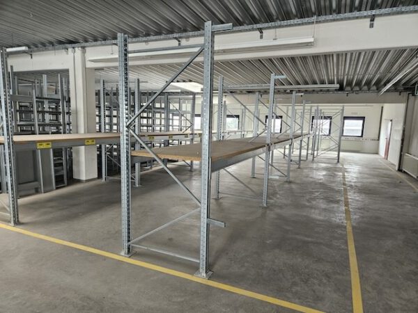 Palettenregal 2.50m hoch, Dexion, 1.000kg / Palette, ca. 272 Stellplätze
