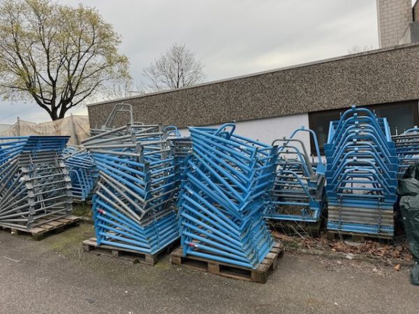 113 Sets, Palettenaufsatz Typ 65, Cordes, ideal zum stapeln von Ware auf Europaletten