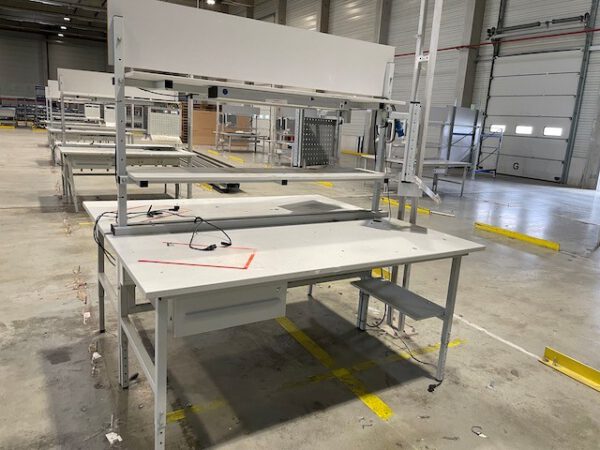 10 x 2er Arbeitstische / Packtisch, höhenverstellbar mit drehbaren Bildschirmhalter – Bild 2