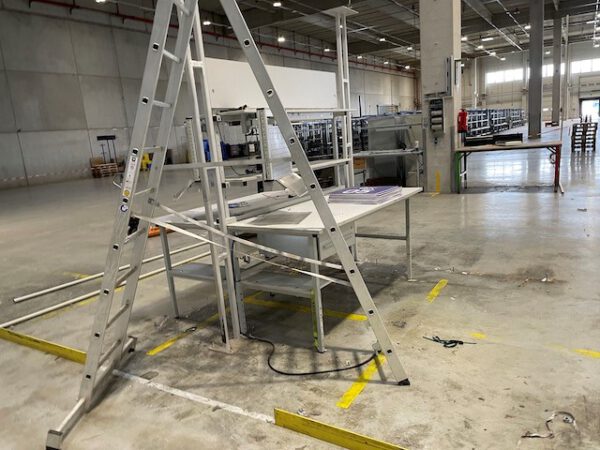 10 x 2er Arbeitstische / Packtisch, höhenverstellbar mit drehbaren Bildschirmhalter – Bild 27