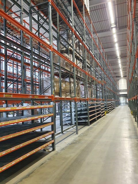 Palettenregal, Galler, ca. 10m, bzw. 5 -6m hoch, 1.100kg / Palette, ca. 28.000  Stellplätze lagertechnik
