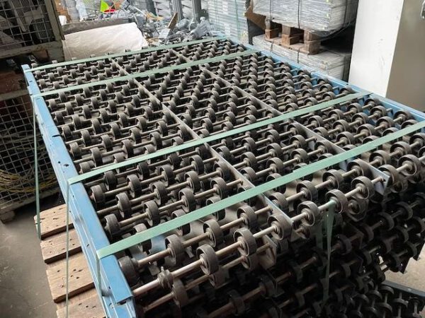 Fördertechnik (Rollenteppich) mit zahlreichen kleinen Rollen – Bild 2
