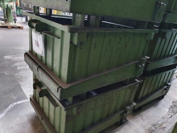 217 Stück Heson „Rutsch“ - Transport- und Stapelbehälter zum Öffnen /  Abkippen, ca. 1,20m x 0,98m, grün lagertechnik
