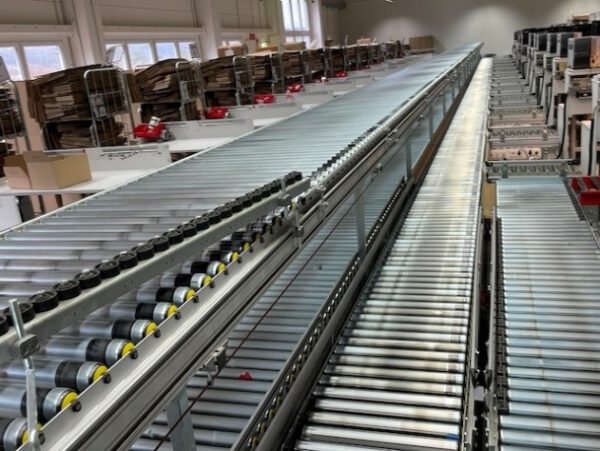 Split Tray Sorter (Dual-Split) / Fallklappensorter / Bombay Sorter, 270 Ziele, inkl. Fördertechnik, Teleskopgurtförderer, lagertechnik