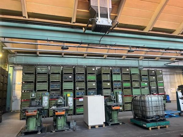 716 Stück Heson Transport- und Stapelbehälter mit halbhoher Klappe, ca. 1m x 0,80m – Bild 24