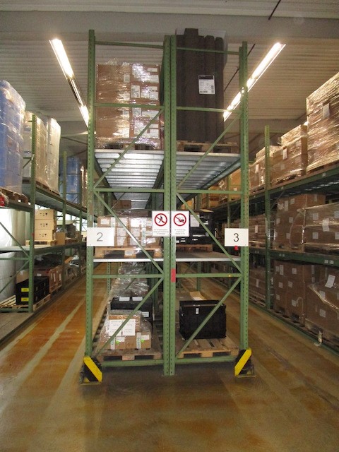 Palettenregal mit Stahlfachböden bzw. Tiefenauflagerahmen, 4m hoch, bis zu 1.750kg / Palette, ca. 1.800 Stellplätze lagertechnik