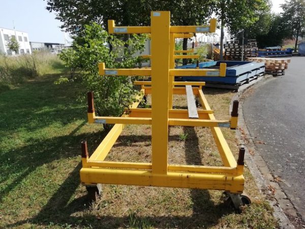 2 seitiger Transportwagen mit 4 Kragarmebenen pro Seite und 3 Stützen – Bild 2