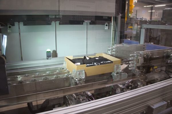 Vollautom. Kartonverpackungsmaschine, individuelle Erstellung der Kartongröße pro Versandgut, Sparck, CVP Everest – Bild 14