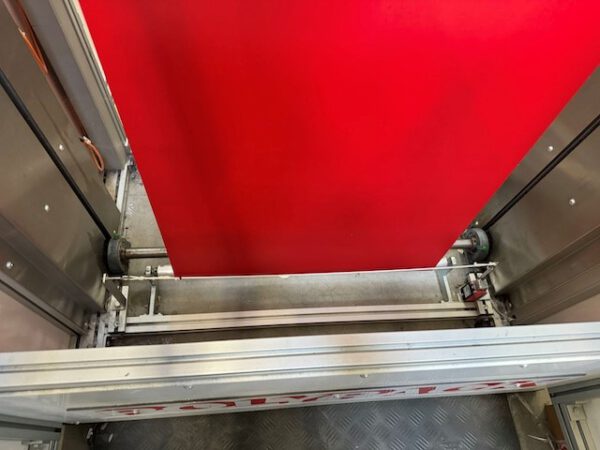 Vollautom. Verpackungsmaschine für Hängetextilien, Polypack -Vollautomat, 40XS mit bis zu 500 Vp/h, inkl. Zuführstrecke für Hängetextil – Bild 3
