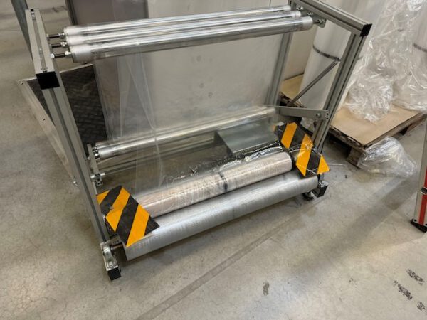 Vollautom. Verpackungsmaschine für Hängetextilien, Polypack -Vollautomat, 40XS mit bis zu 500 Vp/h, inkl. Zuführstrecke für Hängetextil – Bild 9