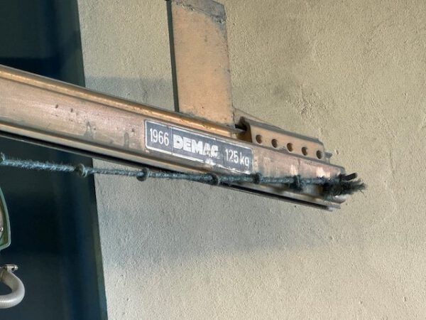 Säulenschwankkran, Demag / J.D. Neuhaus, 125kg mit druckluftbetriebenem Kettenzug – Bild 8