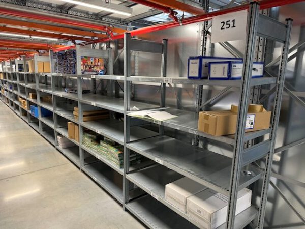 29 Felder Fachbodenregale Jungheinrich, Fachbodenmaße 1,30m x 0,80m und 1m x 0,80m – Bild 2