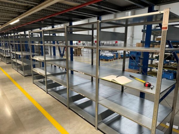 29 Felder Fachbodenregale Jungheinrich, Fachbodenmaße 1,30m x 0,80m und 1m x 0,80m – Bild 15
