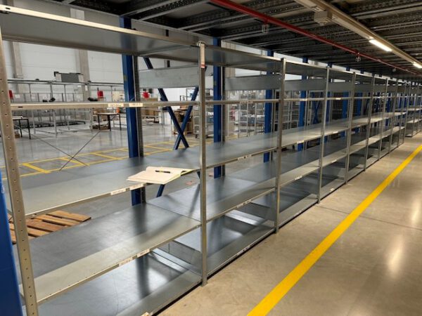 29 Felder Fachbodenregale Jungheinrich, Fachbodenmaße 1,30m x 0,80m und 1m x 0,80m – Bild 19