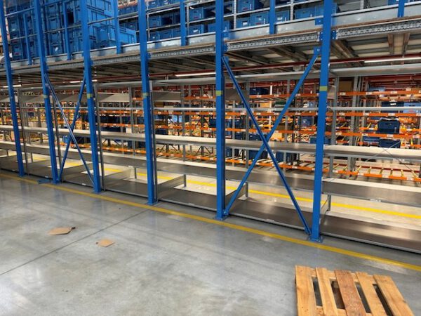 29 Felder Fachbodenregale Jungheinrich, Fachbodenmaße 1,30m x 0,80m und 1m x 0,80m – Bild 22