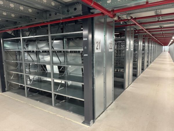 Fachbodenregale, Rauscher, verschiedene Rahmenhöhen, über 400 Felder in Höhe 2,50m, Fachböden 1m x 0,60m – Bild 6