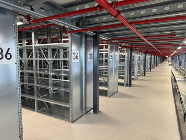 Fachbodenregale, Rauscher, verschiedene Rahmenhöhen, über 400 Felder in Höhe 2,50m, Fachböden 1m x 0,60m – Bild 7