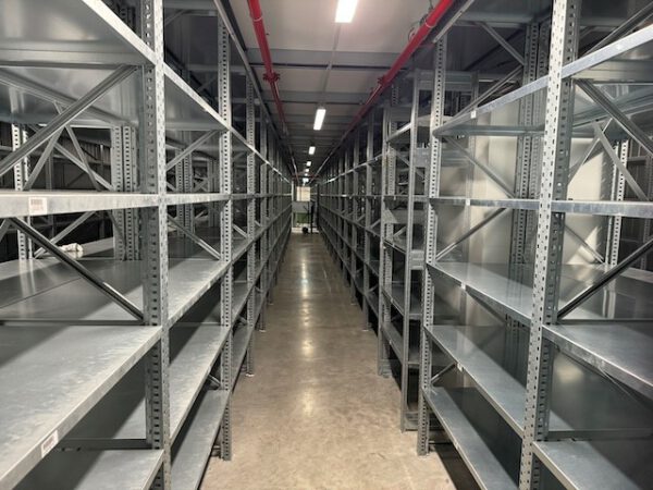 Fachbodenregale, Rauscher, verschiedene Rahmenhöhen, über 400 Felder in Höhe 2,50m, Fachböden 1m x 0,60m – Bild 8