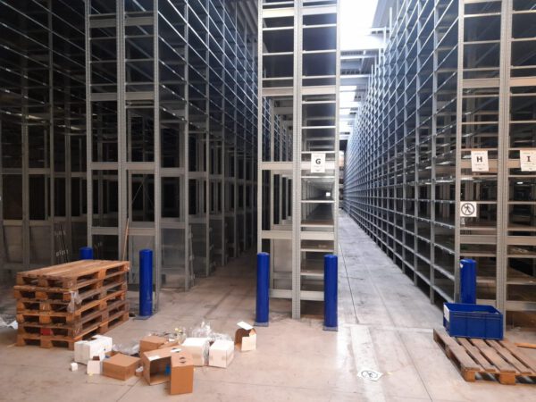 37 Stück Anfahrschützer / Säulen, Poller zum Aufdübeln, Absperrpoller, Metall, ca. 1m hoch – gebraucht - :